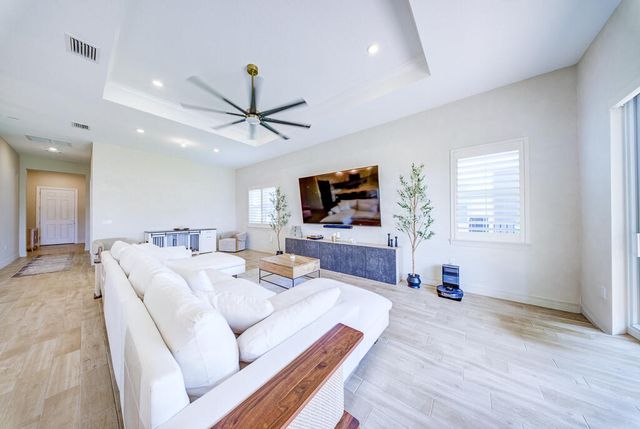 10562 Northbrook Circle, Palm Beach Gardens, FL 33412