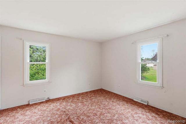 396 Plum Creek Road, Lapeer, MI 48446
