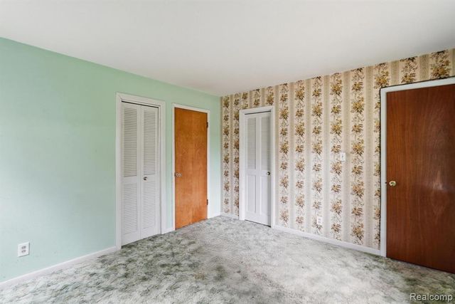 396 Plum Creek Road, Lapeer, MI 48446