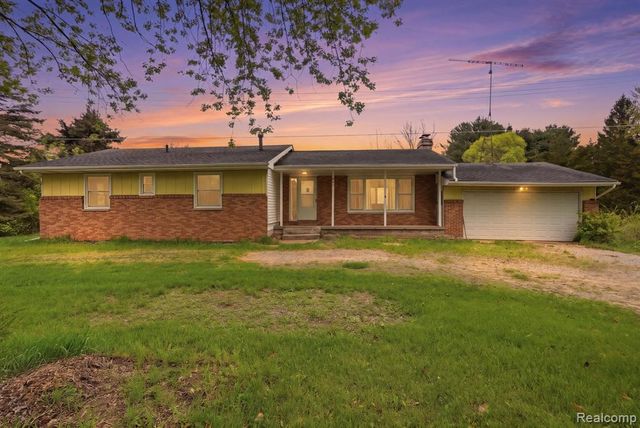 396 Plum Creek Road, Lapeer, MI 48446