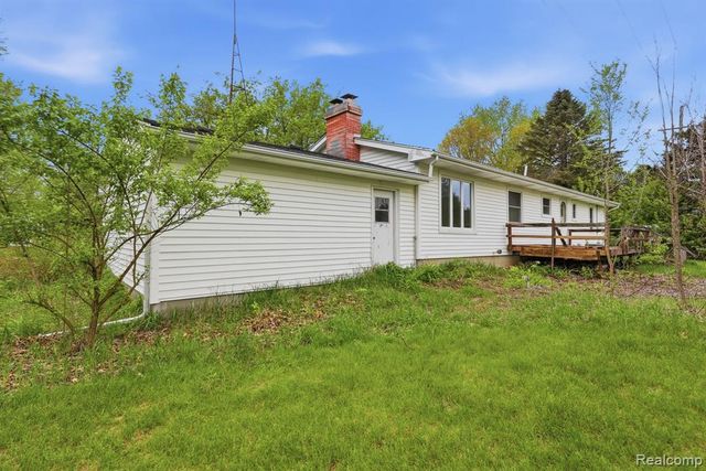 396 Plum Creek Road, Lapeer, MI 48446