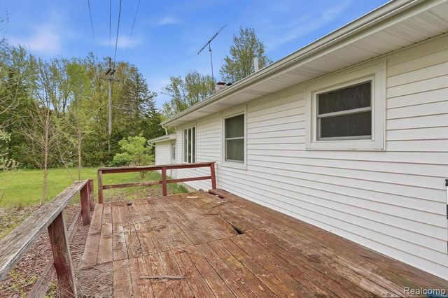 396 Plum Creek Road, Lapeer, MI 48446
