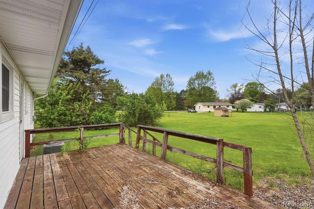 396 Plum Creek Road, Lapeer, MI 48446