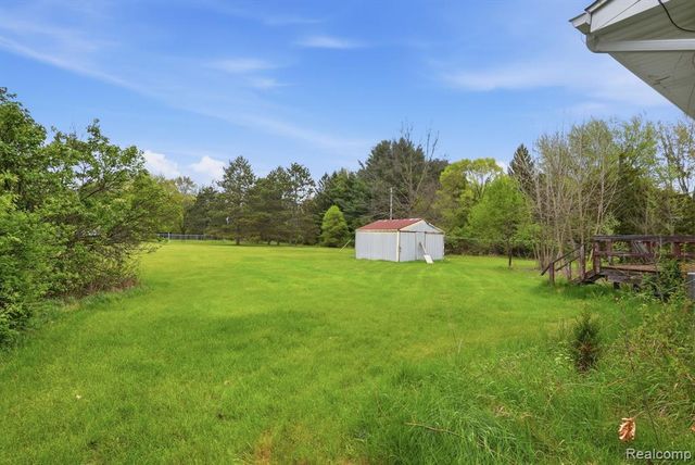 396 Plum Creek Road, Lapeer, MI 48446