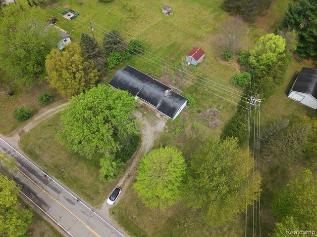 396 Plum Creek Road, Lapeer, MI 48446
