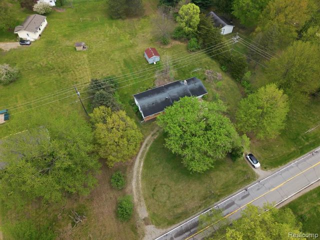 396 Plum Creek Road, Lapeer, MI 48446