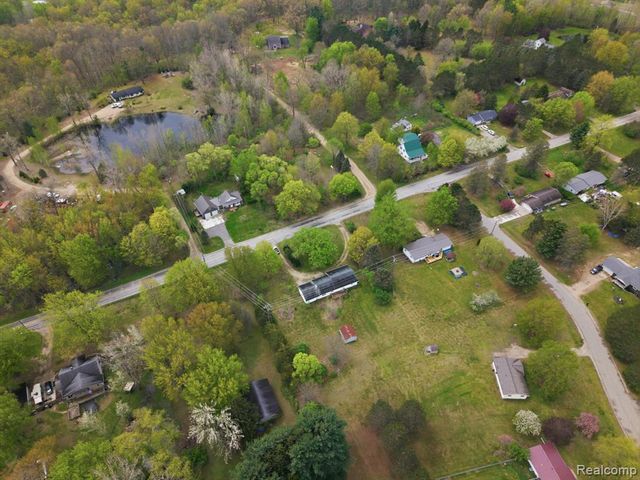 396 Plum Creek Road, Lapeer, MI 48446