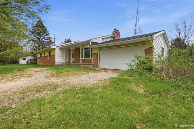 396 Plum Creek Road, Lapeer, MI 48446