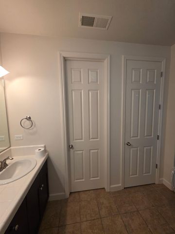 5820 W Ashcroft Avenue, Fresno, CA 93722