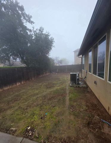 5820 W Ashcroft Avenue, Fresno, CA 93722