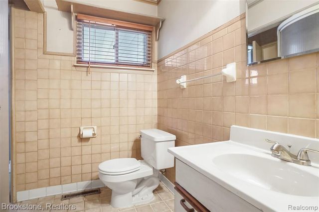 18869 Nola Street, Livonia, MI 48152