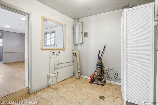 18869 Nola Street, Livonia, MI 48152