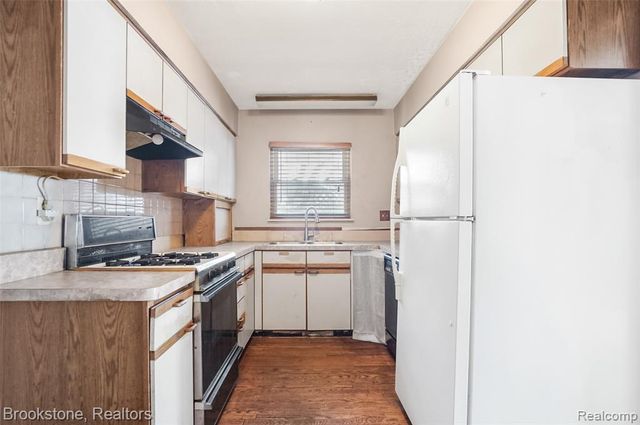 18869 Nola Street, Livonia, MI 48152