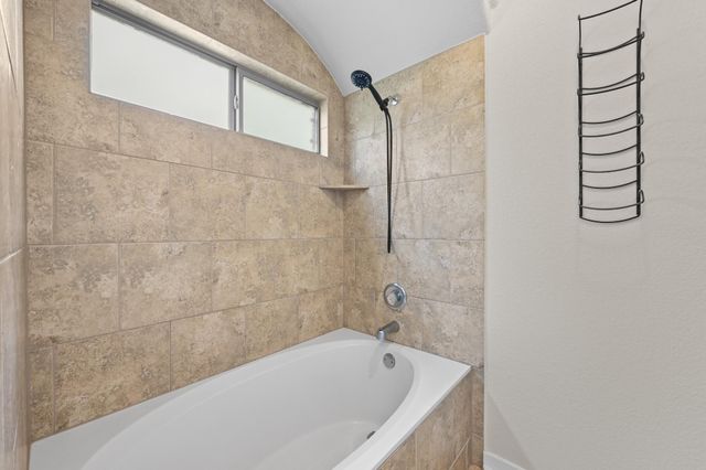 2101 Rivers Edge WAY 32, Austin, TX 78741