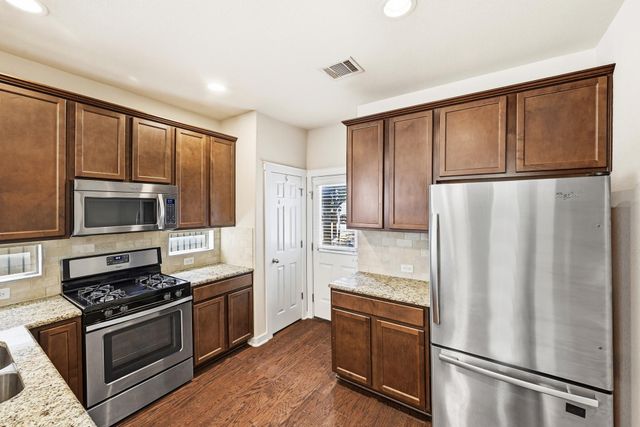 2101 Rivers Edge WAY 32, Austin, TX 78741