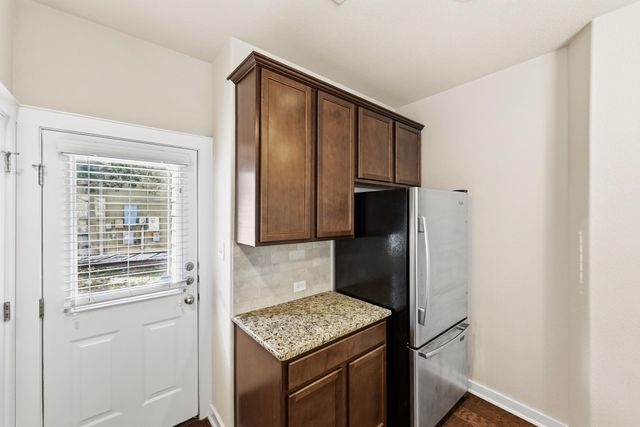 2101 Rivers Edge WAY 32, Austin, TX 78741