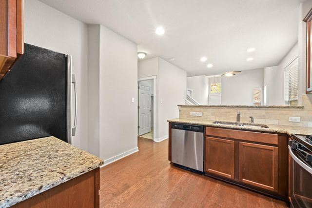 2101 Rivers Edge WAY 32, Austin, TX 78741