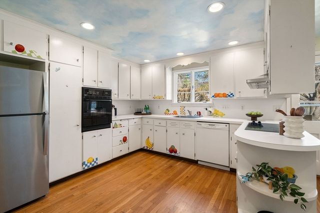 69 Karen Road, Newton, MA 02468