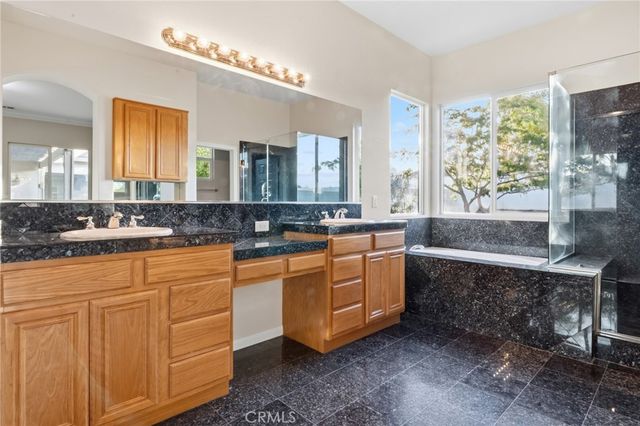 41733 Hollister, Murrieta, CA 92562