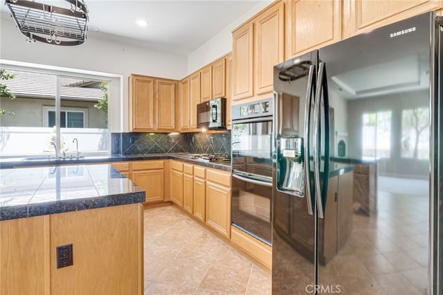 41733 Hollister, Murrieta, CA 92562