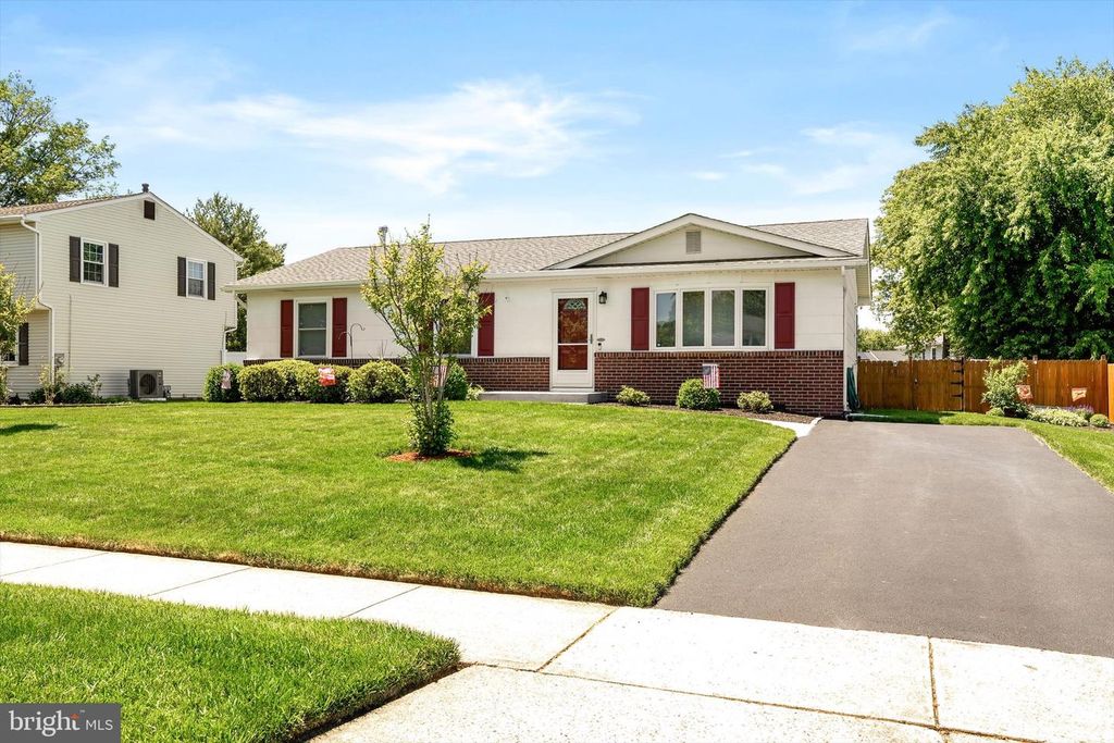 11 LILAC DR, EWING, NJ 08638 — exterior