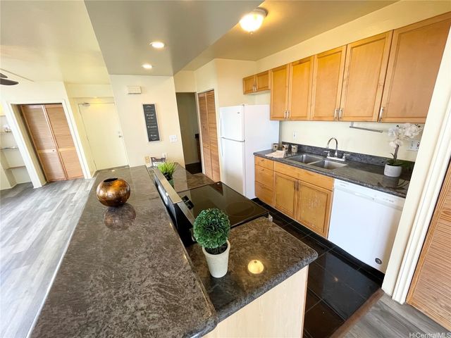 2801 Coconut Avenue 3H, Honolulu, HI 96815