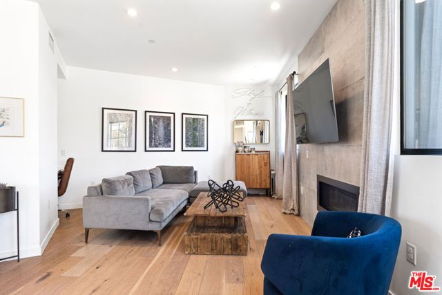 11900 Washington Place, Los Angeles, CA 90066