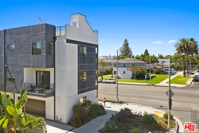 11900 Washington Place, Los Angeles, CA 90066