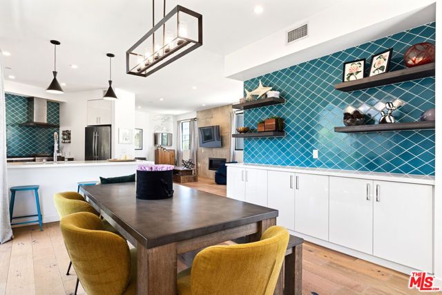 11900 Washington Place, Los Angeles, CA 90066