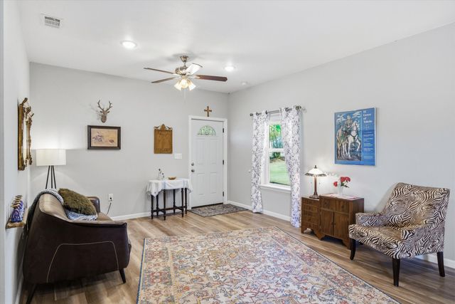 838 W Quitman Street, Emory, TX 75440