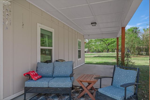 838 W Quitman Street, Emory, TX 75440