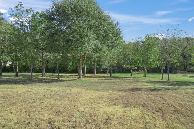 838 W Quitman Street, Emory, TX 75440