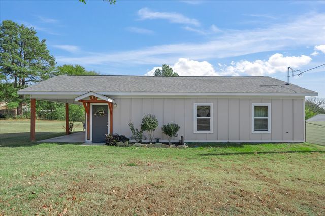 838 W Quitman Street, Emory, TX 75440