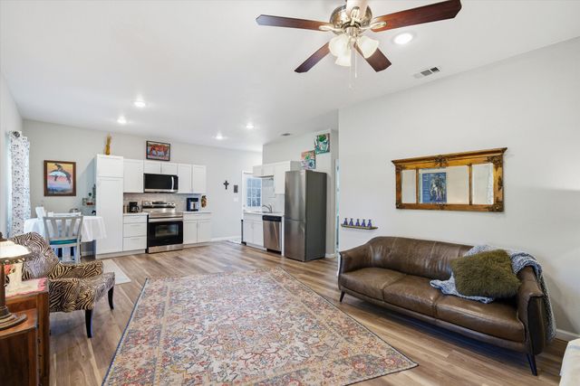 838 W Quitman Street, Emory, TX 75440