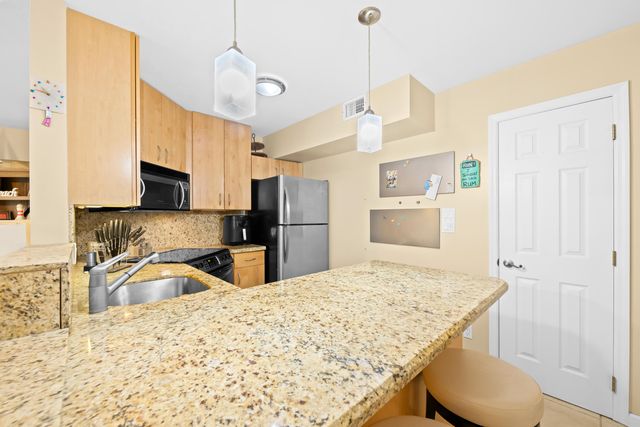 95 N Birch Road 304, Fort Lauderdale, FL 33304