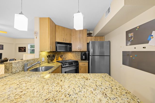 95 N Birch Road 304, Fort Lauderdale, FL 33304