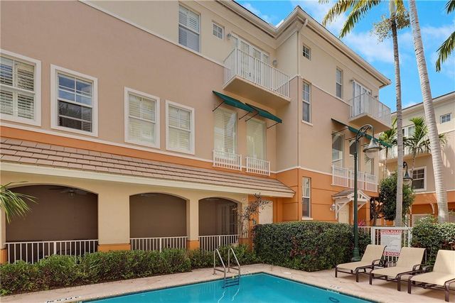 180 NE 6th Avenue F, Delray Beach, FL 33483