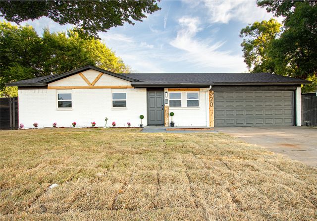320 SE Gregory Street, Burleson, TX 76028