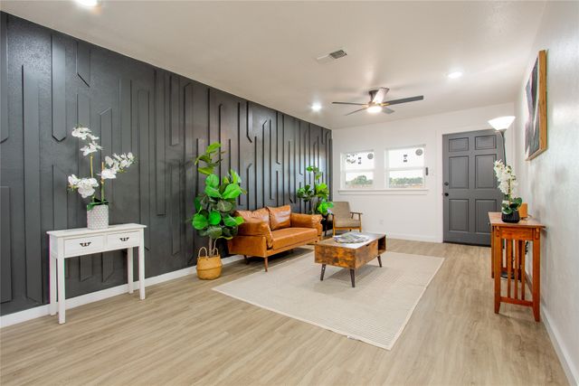 320 SE Gregory Street, Burleson, TX 76028