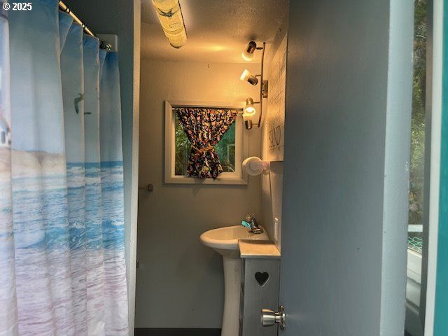 1600 RHODODENDRON Dr 41, Florence, OR 97439