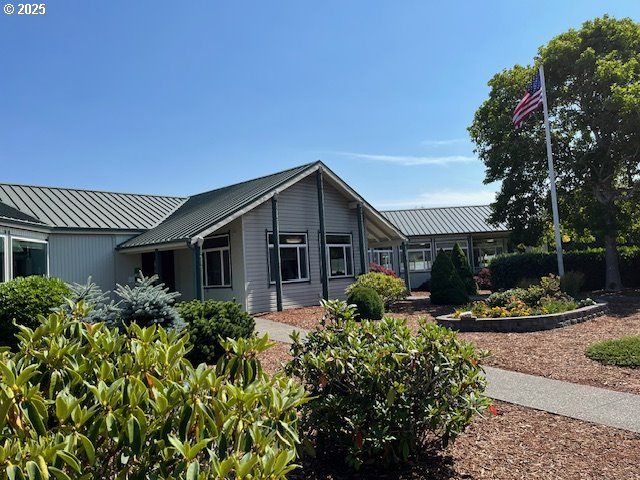 1600 RHODODENDRON Dr 41, Florence, OR 97439