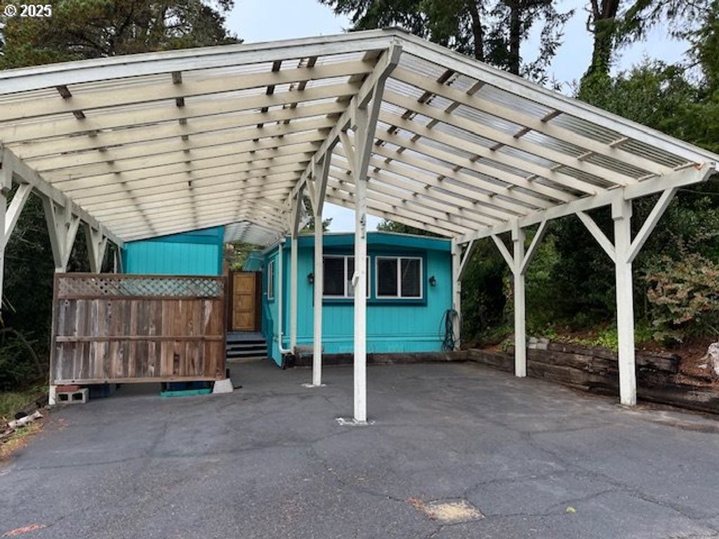 1600 RHODODENDRON Dr 41, Florence, OR 97439