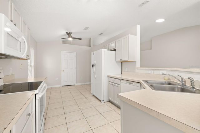 624 BLAKE AVENUE, Davenport, FL 33897