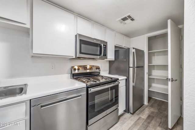 3065 N 67TH Avenue 130, Phoenix, AZ 85033