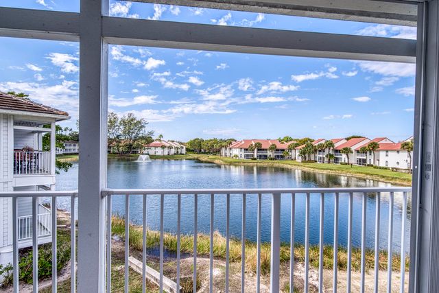 286 Cypress Point Drive, Palm Beach Gardens, FL 33418