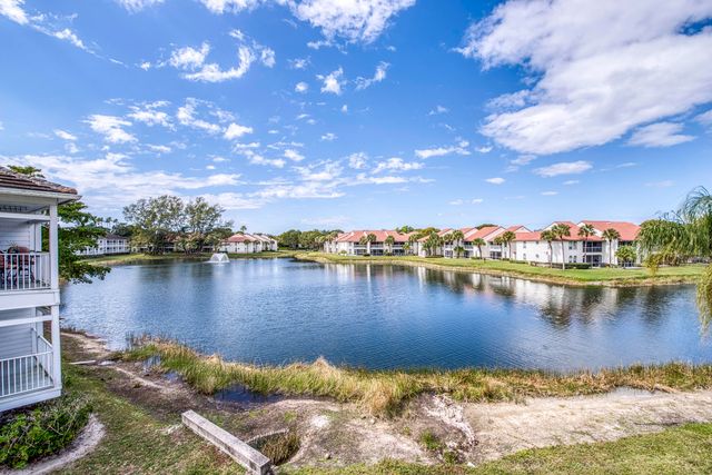 286 Cypress Point Drive, Palm Beach Gardens, FL 33418