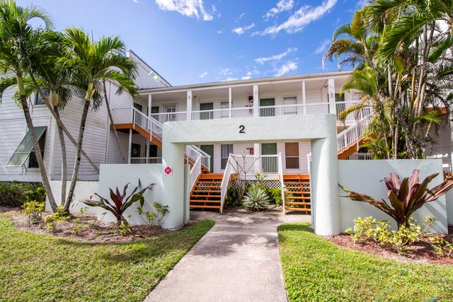 286 Cypress Point Drive, Palm Beach Gardens, FL 33418