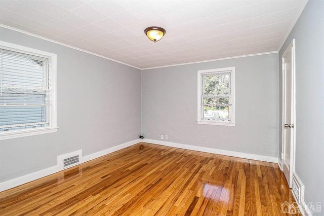 9 MacArthur Drive, Edison, NJ 08837