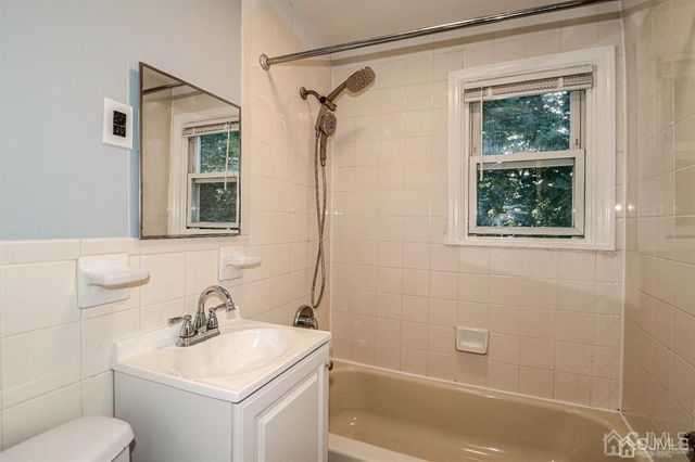 9 MacArthur Drive, Edison, NJ 08837
