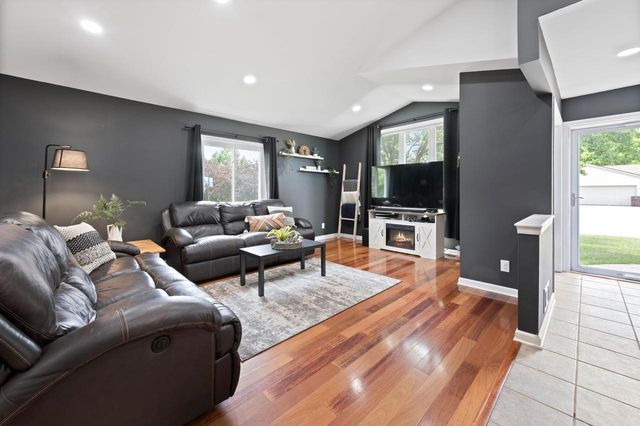 3938 W Minnesota AVENUE, Franklin, WI 53132
